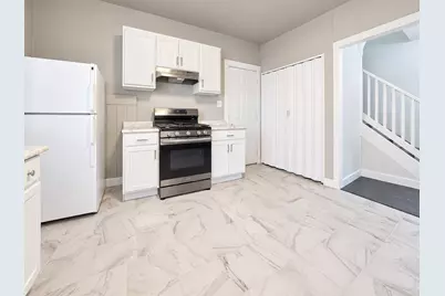 2563 S 8th St, Milwaukee, WI 53215 - Photo 8