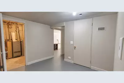 2563 S 8th St, Milwaukee, WI 53215 - Photo 24