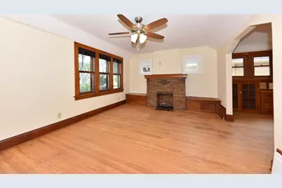 2625 N 69th St #2625A, Wauwatosa, WI 53213 - Photo 4