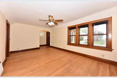 2625 N 69th St #2625A, Wauwatosa, WI 53213 - Photo 6