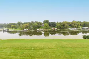 2226 Landings Ln, Delavan, WI 53115 - Photo 10