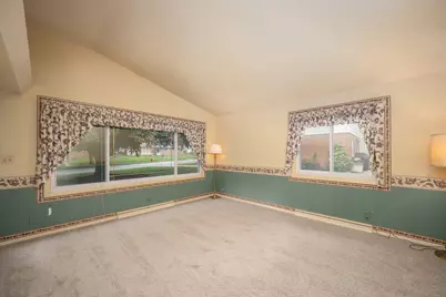 7218  Elberton Ave, Greendale, WI 53129 - Photo 14