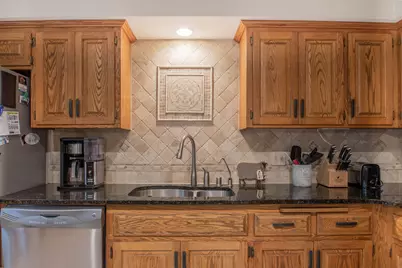 513  Mary Knoll Ln, Watertown, WI 53098 - Photo 4