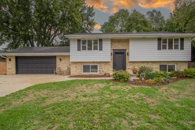 513  Mary Knoll Ln, Watertown, WI 53098 - Photo 1