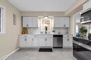 7118 W Medford Ave, Milwaukee, WI 53218 - Photo 10
