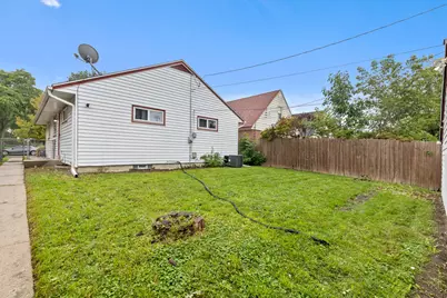 7118 W Medford Ave, Milwaukee, WI 53218 - Photo 24