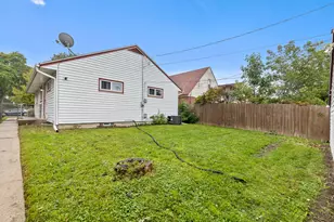 7118 W Medford Ave, Milwaukee, WI 53218 - Photo 24
