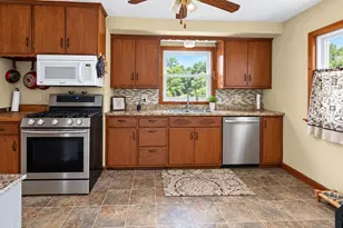 2624 Mitchell St, Racine, WI 53403 - Photo 4