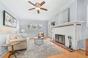 6836 W Wisconsin Ave, Wauwatosa, WI 53213 - Photo 8