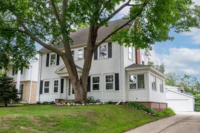 6836 W Wisconsin Ave, Wauwatosa, WI 53213 - Photo 30