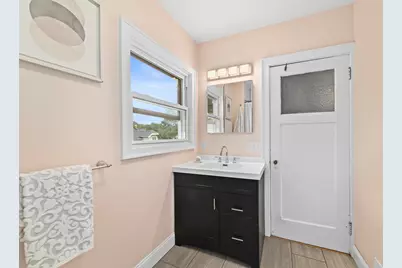 6836 W Wisconsin Ave, Wauwatosa, WI 53213 - Photo 24