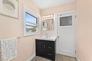 6836 W Wisconsin Ave, Wauwatosa, WI 53213 - Photo 24