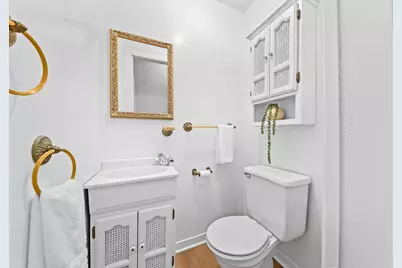 6836 W Wisconsin Ave, Wauwatosa, WI 53213 - Photo 16