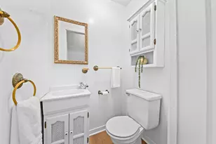 6836 W Wisconsin Ave, Wauwatosa, WI 53213 - Photo 16