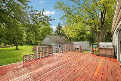 W279N1666  Prospect Ave, Pewaukee, WI 53072 - Photo 4