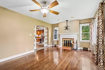 W279N1666  Prospect Ave, Pewaukee, WI 53072 - Photo 12