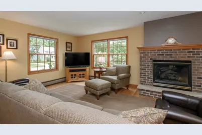 147 W Laflin Ave, Waukesha, WI 53186 - Photo 14