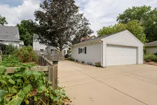 147 W Laflin Ave, Waukesha, WI 53186 - Photo 56