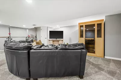4800  Sussex Ln, Greendale, WI 53129 - Photo 32