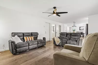 4800  Sussex Ln, Greendale, WI 53129 - Photo 22