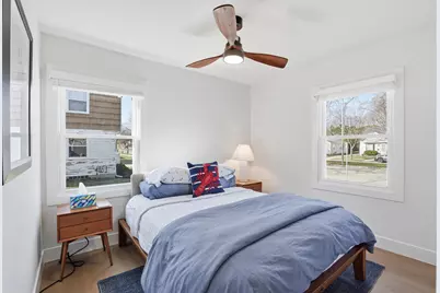 9155 W Park Hill Ave, Milwaukee, WI 53226 - Photo 8