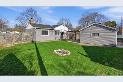9155 W Park Hill Ave, Milwaukee, WI 53226 - Photo 18