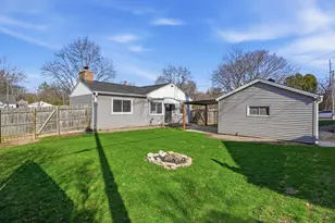 9155 W Park Hill Ave, Milwaukee, WI 53226 - Photo 18