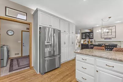 W287N921  Bedouin Ct, Delafield, WI 53188 - Photo 20