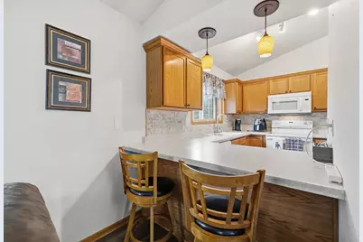 435 W Aspen Dr #15, Oak Creek, WI 53154 - Photo 6