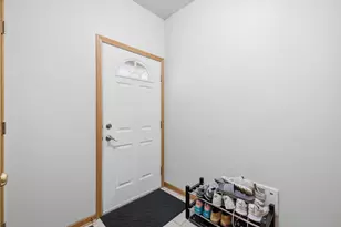 435 W Aspen Dr, Oak Creek, WI 53154 - Photo 22