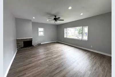 924  Wisconsin Ave, Racine, WI 53403 - Photo 2