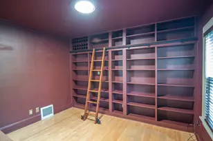 5925 W Lloyd St, Milwaukee, WI 53208 - Photo 8