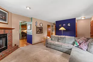 624 Deer Pass Rd, Saukville, WI 53080 - Photo 4