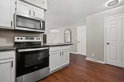 10210 W Whitnall Edge Cir #F, Franklin, WI 53132 - Photo 12