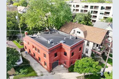 1569 N Warren Ave, Milwaukee, WI 53202 - Photo 4
