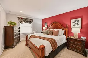 1569 N Warren Ave, Milwaukee, WI 53202 - Photo 24