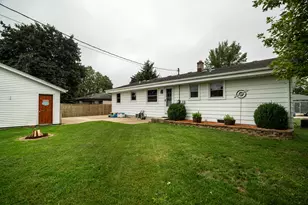 1614 N Lakeview Ave, Port Washington, WI 53074 - Photo 2