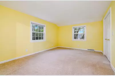1150  Red Barn Ln, Elm Grove, WI 53122 - Photo 20