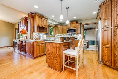 1150  Red Barn Ln, Elm Grove, WI 53122 - Photo 12