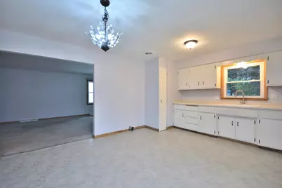 8945 W Herbert Ave, Milwaukee, WI 53225 - Photo 8