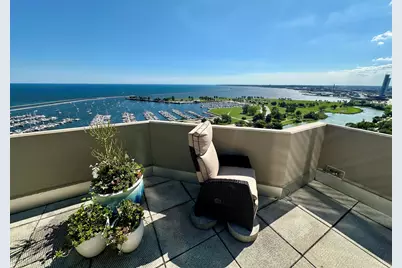 1660 N Prospect Ave #2407, Milwaukee, WI 53202 - Photo 8
