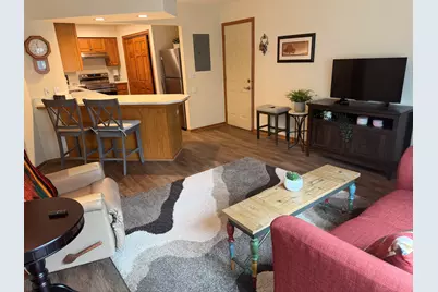 205  Williams St #7, Williams Bay, WI 53191 - Photo 4