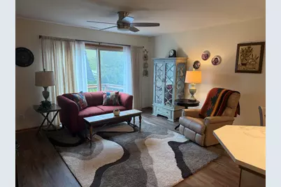 205  Williams St #7, Williams Bay, WI 53191 - Photo 2
