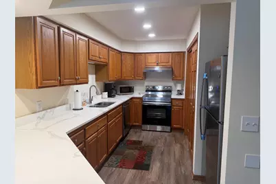 205  Williams St #7, Williams Bay, WI 53191 - Photo 6