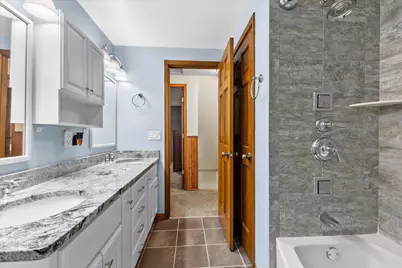 5211  Charles St, Racine, WI 53402 - Photo 28
