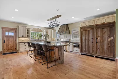 2237  Washington Ave, Cedarburg, WI 53012 - Photo 6