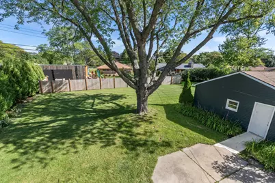 7438 N Seneca Rd, Fox Point, WI 53217 - Photo 8