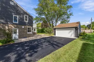 7438 N Seneca Rd, Fox Point, WI 53217 - Photo 4