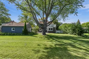 7438 N Seneca Rd, Fox Point, WI 53217 - Photo 10