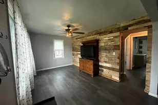 340 Maple Ave, Juneau, WI 53039 - Photo 10